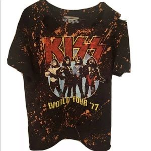 Kiss distressed and bleach T-shirt
